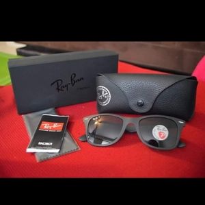 Brand new Men's RayBan 4195 (Polarized) sunglasses